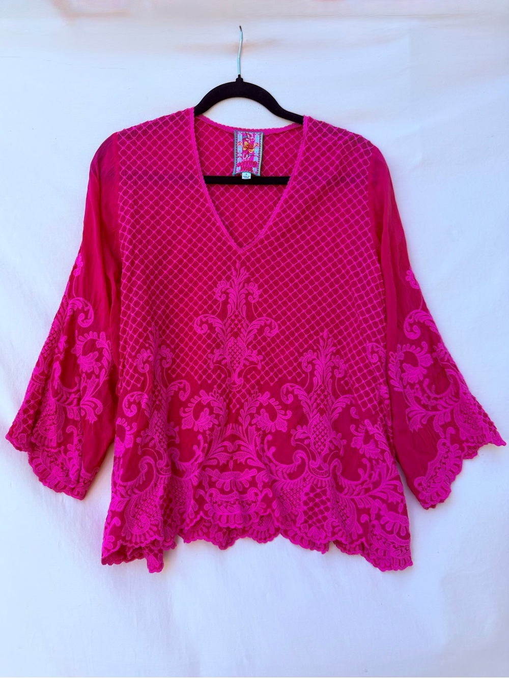 Johnny Was Embroidered‎ Tunic Top Bell Sleeve Scallop Hem Fuchsia Boho Art